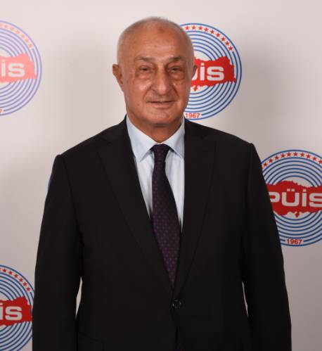 Fevzi &Ouml;Z&Ccedil;ELİK