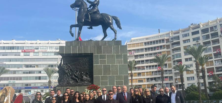 PÜİS EGE BÖLGE BAŞKANLIĞINDAN ATATÜRK ANITI’NA ÇELENK